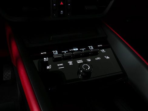 Certified 2025 Porsche Macan 4 Electric image 18