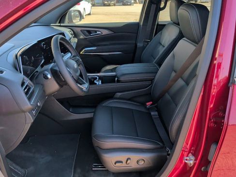 New 2026 Chevrolet Traverse LT image 12