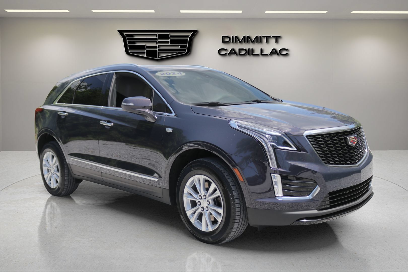 Used 2024 Cadillac XT5 Luxury FWD image 3
