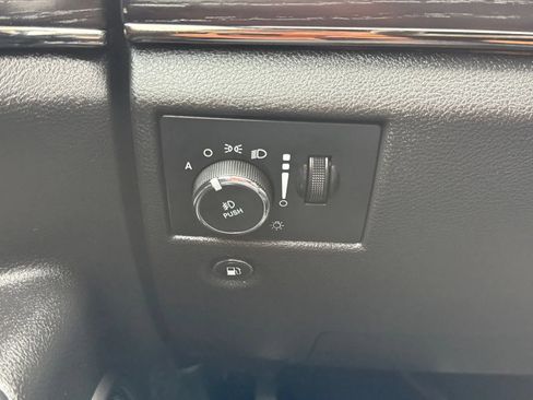 Used 2019 Jeep Grand Cherokee High Altitude AWD/4WD image 38