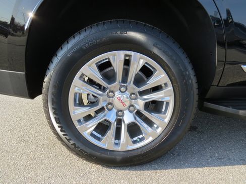 New 2026 GMC Yukon Denali image 11