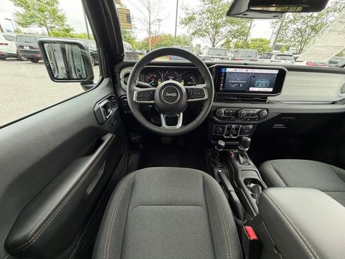 Certified 2025 Jeep Wrangler Unlimited Sahara AWD/4WD image 20