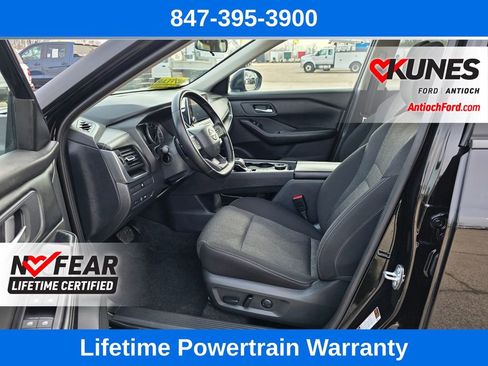 Used 2025 Nissan Rogue SV image 17