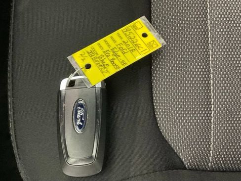 Used 2018 Ford Edge SE FWD image 46