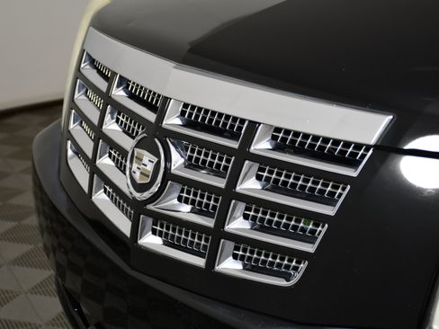 Used 2007 Cadillac Escalade AWD w/ Information Package image 11