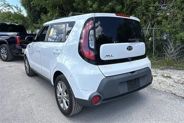 Used 2015 Kia Soul + FWD image 3