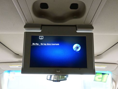 Used 2015 Cadillac Escalade Luxury image 16