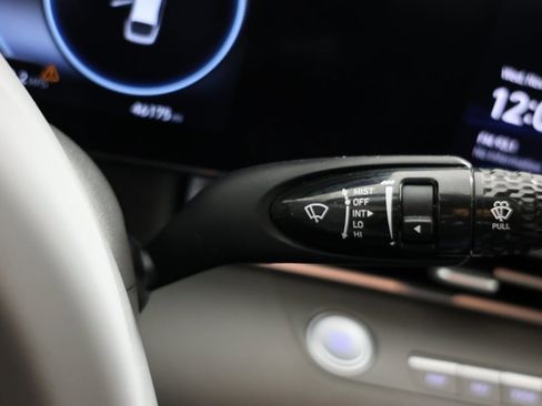 Used 2023 Hyundai Elantra SEL w/ Convenience Package image 24