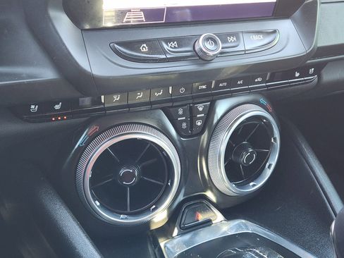 Used 2020 Chevrolet Camaro LT w/ RS Package image 28