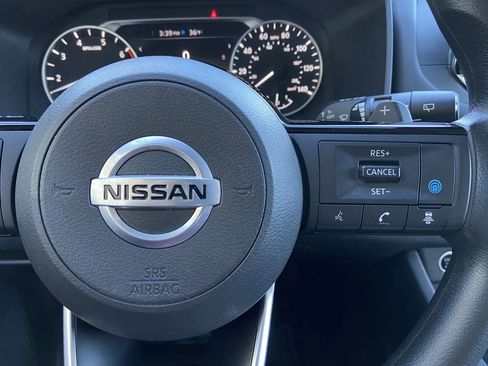 Used 2021 Nissan Rogue SV image 15