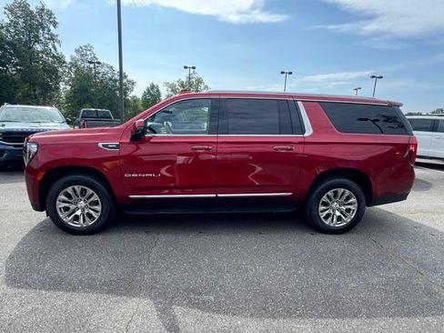 Used 2024 GMC Yukon XL Denali AWD/4WD image 4