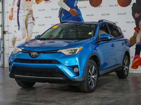 Used 2018 Toyota RAV4 XLE image 23