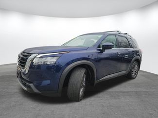Used 2024 Nissan Pathfinder SL w/ SL Premium Package video 3