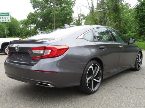 Used 2018 Honda Accord Sport image 5