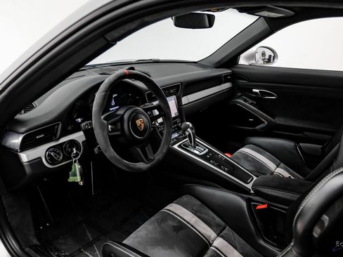 Used 2018 Porsche 911 GT3 w/ Sport Chrono Package image 32