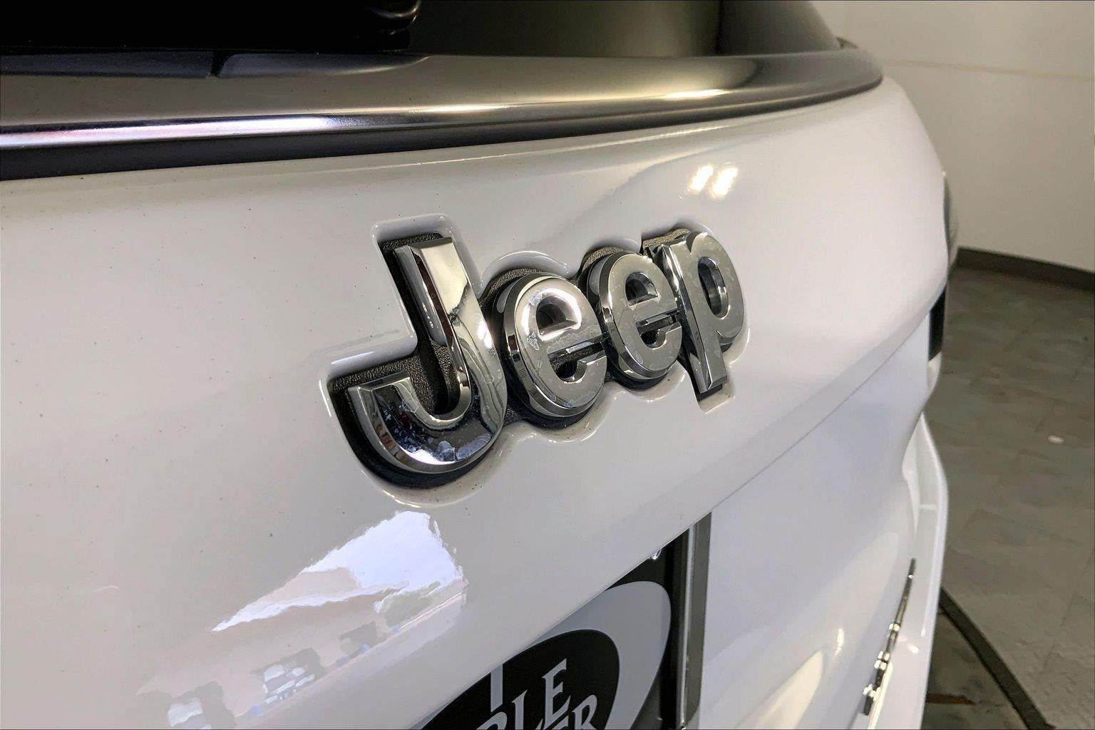 Used 2025 Jeep Compass Limited AWD/4WD image 29