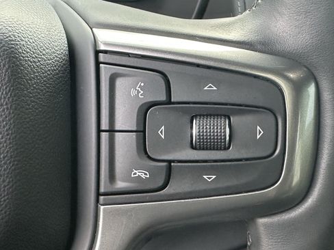 Used 2024 Chevrolet Suburban LT w/ Luxury Package image 28