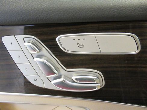 Used 2017 Mercedes-Benz GLC 300 4MATIC image 30