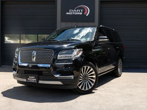 Used 2018 Lincoln Navigator Reserve w/ Technology Package AWD/4WD image 3