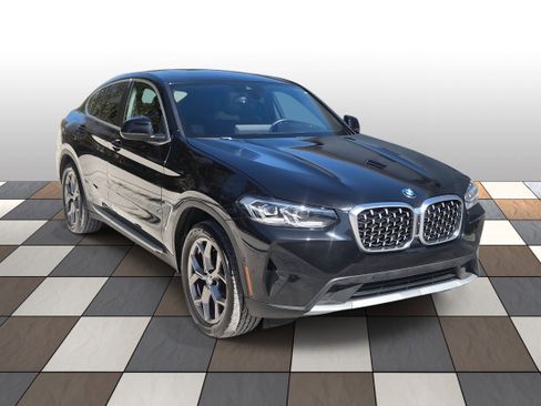Used 2024 BMW X4 xDrive30i image 3