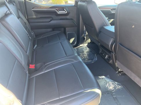 Used 2024 GMC Sierra 1500 SLT image 13