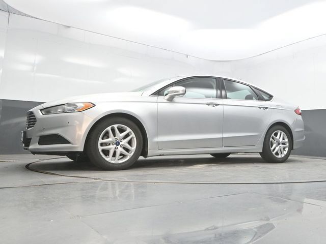Used 2015 Ford Fusion SE FWD image 34