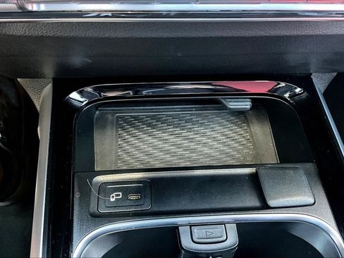 Used 2022 Mercedes-Benz GLB 250 4MATIC image 17