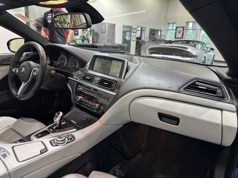 Used 2012 BMW M6 Convertible RWD image 65