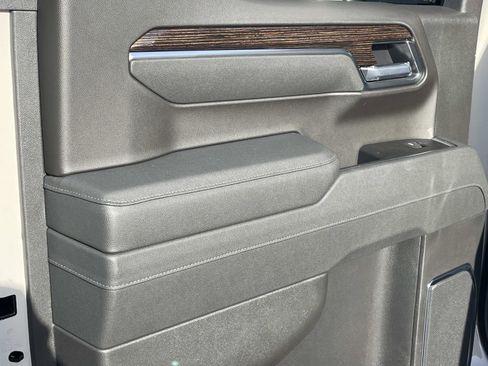 New 2026 GMC Sierra 1500 SLE w/ Preferred Package image 19