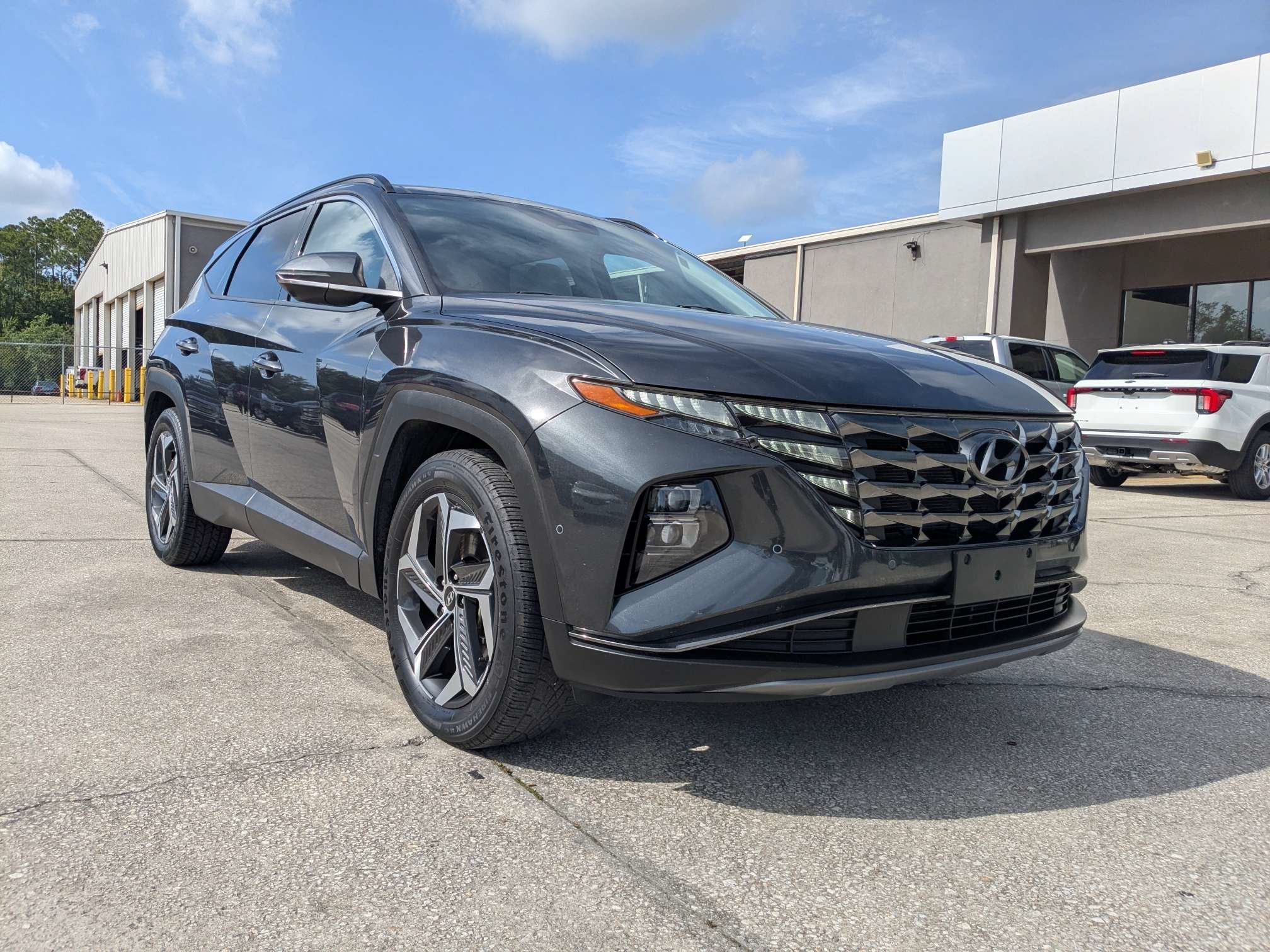 Used 2024 Hyundai Tucson Limited FWD image 2