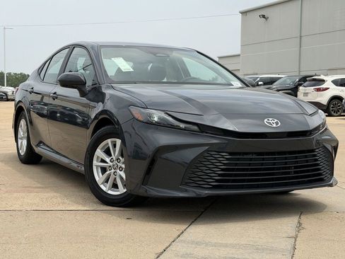 Used 2025 Toyota Camry LE FWD image 2