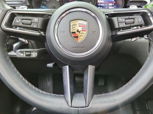 Used 2024 Porsche Macan AWD/4WD image 39