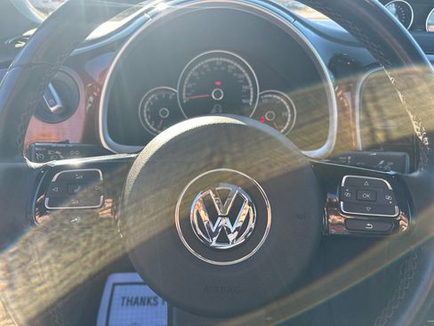 Used 2013 Volkswagen Beetle Turbo image 11