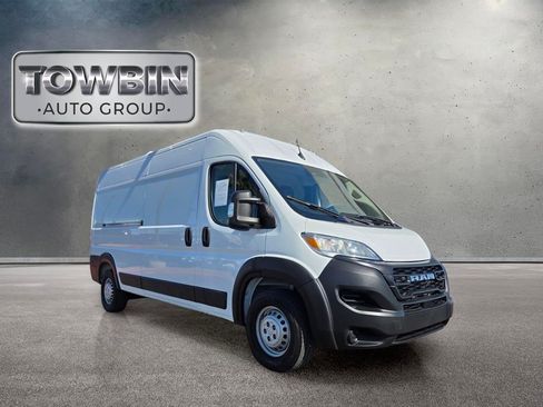 Used 2024 RAM ProMaster 2500 FWD image 2