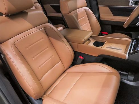 Used 2025 Hyundai Santa Fe Limited FWD image 17
