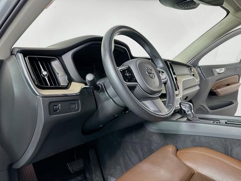 Used 2018 Volvo XC60 T5 Inscription image 34