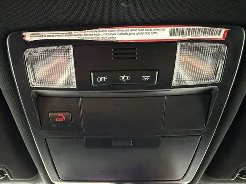 Used 2022 Toyota Tacoma TRD Sport w/ Technology Package AWD/4WD image 21