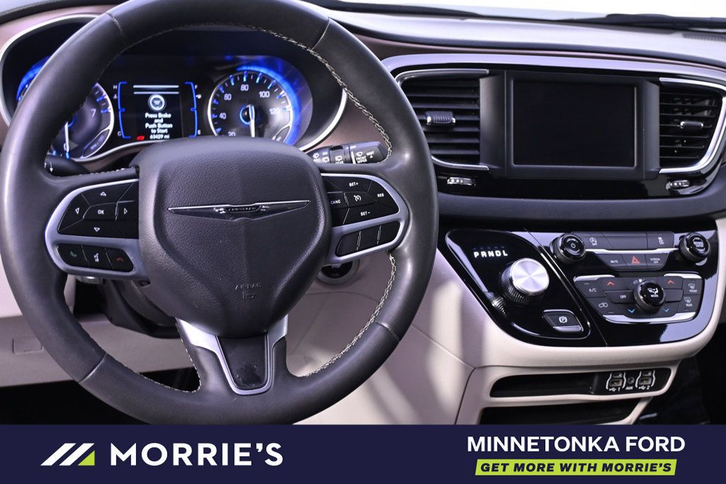 Used 2023 Chrysler Voyager LX FWD image 10