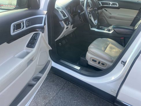 Used 2015 Ford Explorer Limited w/ Equipment Group 302A image 14
