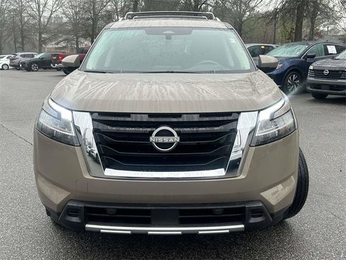 Used 2024 Nissan Pathfinder Platinum w/ Cargo Package image 8