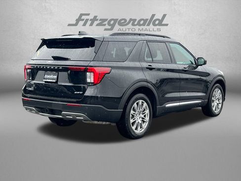 Used 2025 Ford Explorer Active w/ Active Comfort Package AWD/4WD image 8