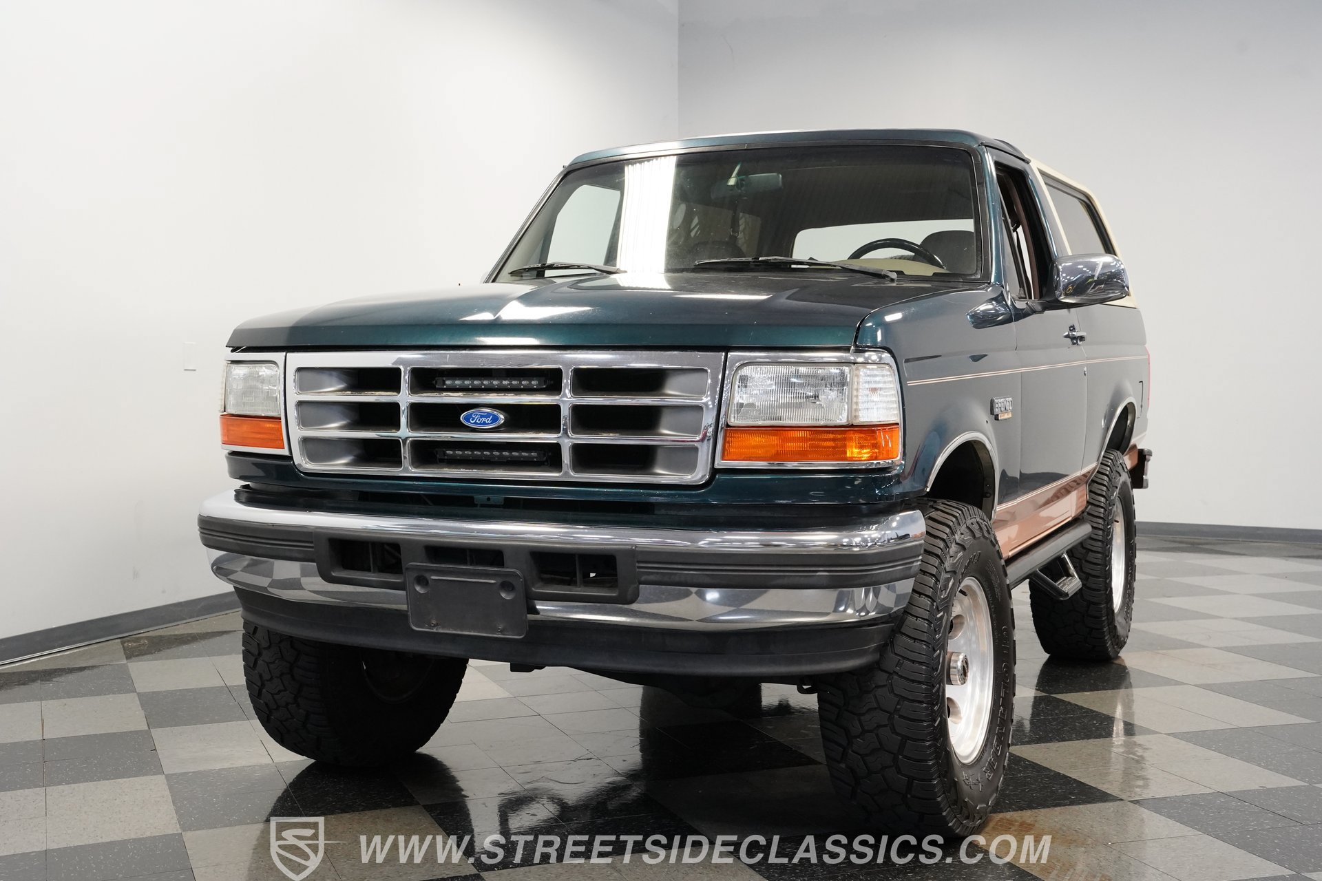 Used 1995 Ford Bronco Eddie Bauer AWD/4WD image 19