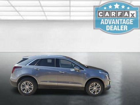 Used 2022 Cadillac XT5 Premium Luxury w/ Technology Package FWD image 2