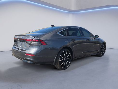 Used 2023 Honda Accord Touring image 5