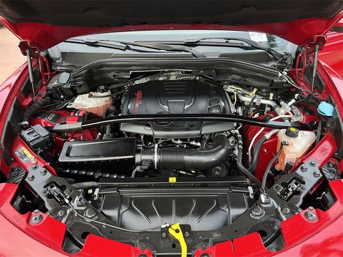 Used 2019 Alfa Romeo Stelvio image 30