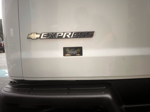 Used 2019 Chevrolet Express 2500 image 28