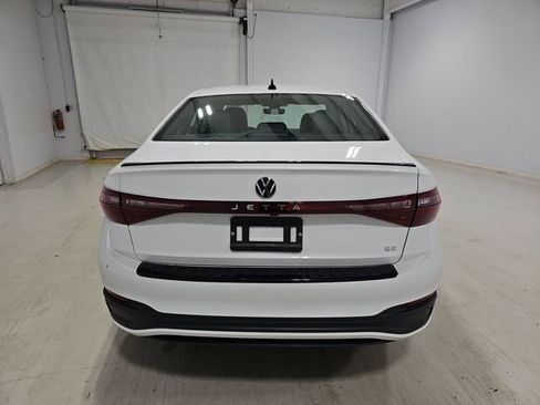 Used 2025 Volkswagen Jetta SE w/ Black Wheel Package image 3