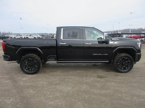 New 2026 GMC Sierra 2500 Denali Ultimate w/ Max Trailering Package image 3