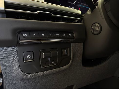 New 2026 Cadillac Escalade ESV Platinum Sport w/ LPO, ONYX Package image 20