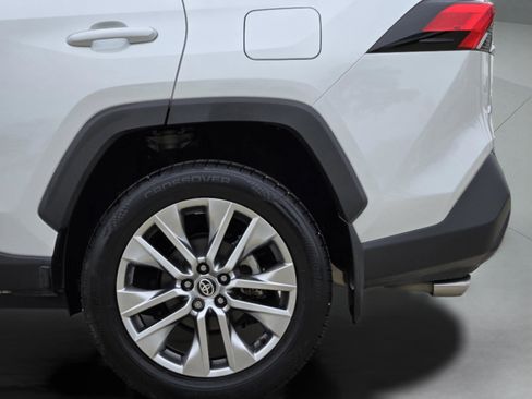 Used 2024 Toyota RAV4 XLE Premium image 38